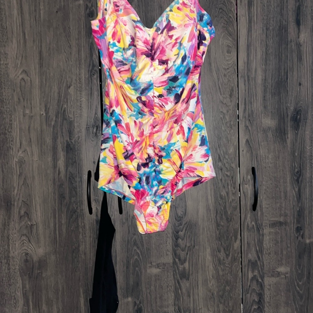FLASH SALE! Maxine of Hollywood bathing suit size 18